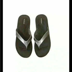 Okabashi Womens Marina Flip Flops Size L 9-10 Silver Black Shoes